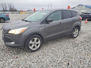 Ford Escape SE 2.5L 4 2015