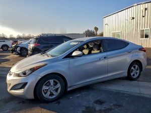 Hyundai Elantra SE 1.8L 4 2015
