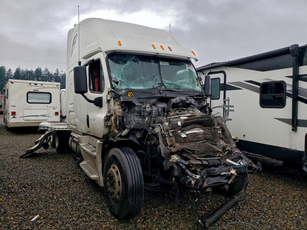 Freightliner Cascadia 12.8L 6 2013