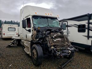 Freightliner Cascadia 12.8L 6 2013