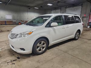 Toyota Sienna LE 3.5L 6 2015