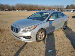Hyundai Sonata SE 2.4L 4 2015