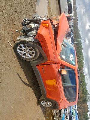 Jeep Renegade LATITUDE 2.4L 4 2015