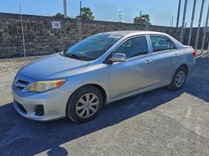 Toyota Corolla BASE 1.8L 4 2013