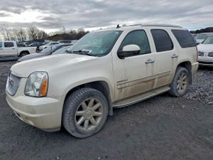 GMC Yukon DENALI 6.2L 8 2013