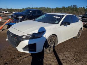 Nissan Altima SR 2.5L 4 2024
