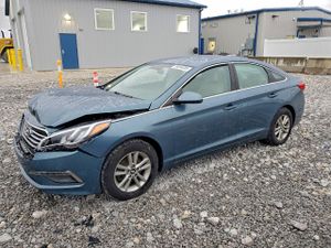 Hyundai Sonata SE 2.4L 4 2015