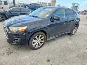 Mitsubishi Outlander ES 2.0L 4 2015
