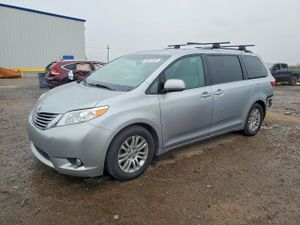 Toyota Sienna XLE 3.5L 6 2015