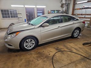 Hyundai Sonata GLS 2.4L 4 2011