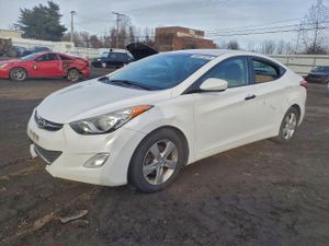 Hyundai Elantra GLS 1.8L 4 2013
