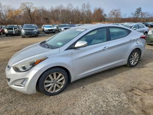 Hyundai Elantra SE 1.8L 4 2015