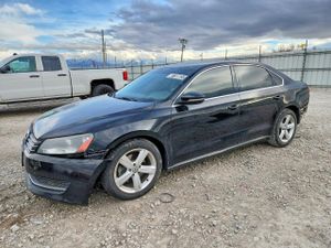 Volkswagen Passat SE 2.0L 4 2012