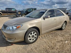 Toyota Camry LE 2.4L 4 2005