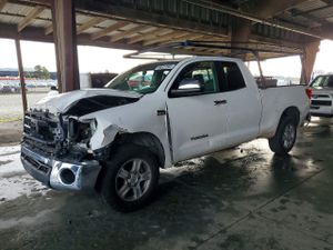 Toyota Tundra DOUBLE CAB SR5 5.7L 8 2013
