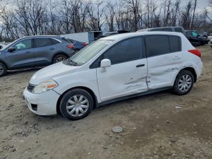 Nissan Versa S 1.8L 4 2010