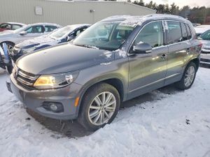 Volkswagen Tiguan S 2.0L 4 2014