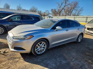 Ford Fusion SE 2.5L 4 2013
