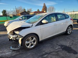 Ford Focus SE 2.0L 4 2014