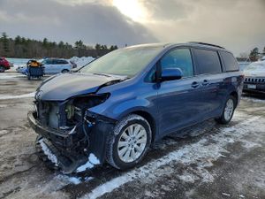 Toyota Sienna LE 3.5L 6 2015