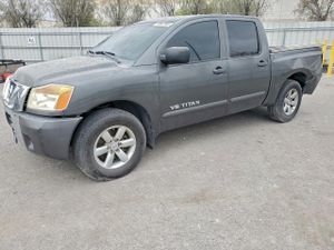 Nissan Titan XE 5.6L 8 2008