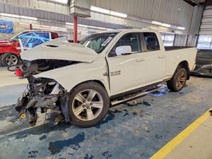 RAM 1500 SPORT 5.7L 8 2013
