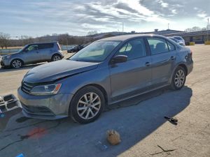Volkswagen Jetta SE 1.8L 4 2015