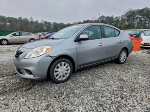 Nissan Versa S 1.6L 4 2013