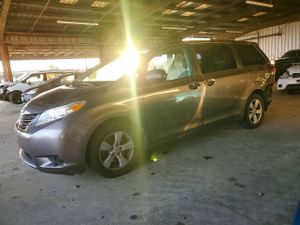 Toyota Sienna 3.5L 6 2011