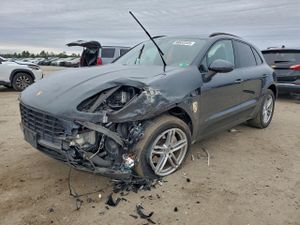 Porsche Macan 2.0L 4 2018