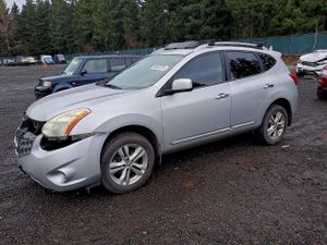 Nissan Rogue S 2.5L 4 2013