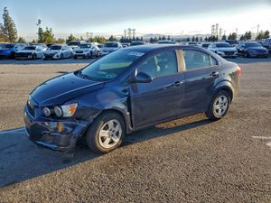 Chevrolet Aveo (Sonic) LS 1.8L 4 2015