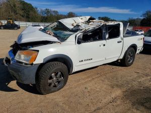 Nissan Titan S 5.6L 8 2014