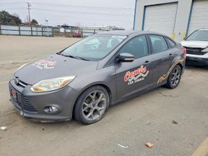 Ford Focus SE 2.0L 4 2014
