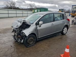Nissan Versa S 1.8L 4 2012