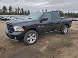RAM 1500 ST 5.7L 8 2015