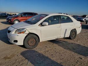 Toyota Yaris 1.5L 4 2011