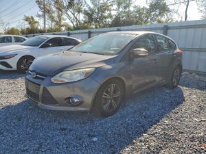Ford Focus SE 2.0L 4 2014