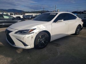 Lexus ES 300H BASE 2.5L 4 2025