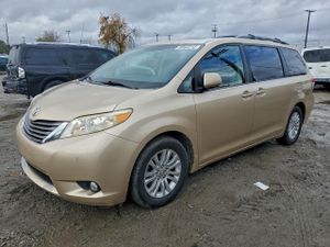 Toyota Sienna XLE 3.5L 6 2012