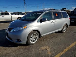 Toyota Sienna XLE 3.5L 6 2014