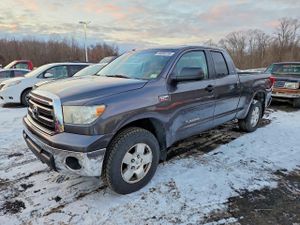 Toyota Tundra DOUBLE CAB SR5 5.7L 8 2011