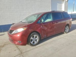 Toyota Sienna LE 3.5L 6 2011