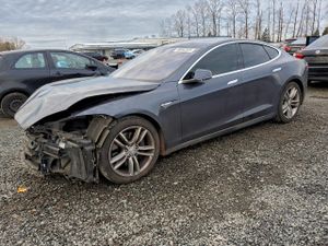 Tesla Model S 2015