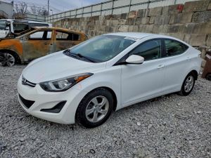Hyundai Elantra SE 1.8L 4 2015