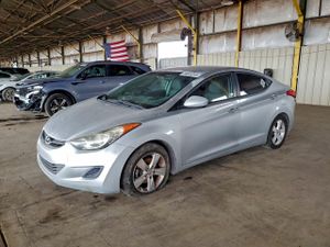Hyundai Elantra GLS 1.8L 4 2013