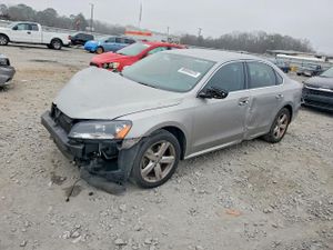 Volkswagen Passat SE 2.5L 5 2012