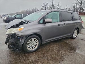 Toyota Sienna XLE 3.5L 6 2014
