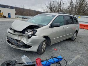 Toyota Sienna CE 3.3L 6 2004