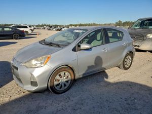 Toyota Prius 1.5L 4 2013